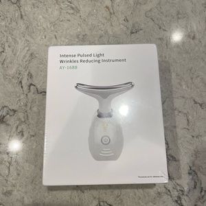 Red light Facial Therapy Device